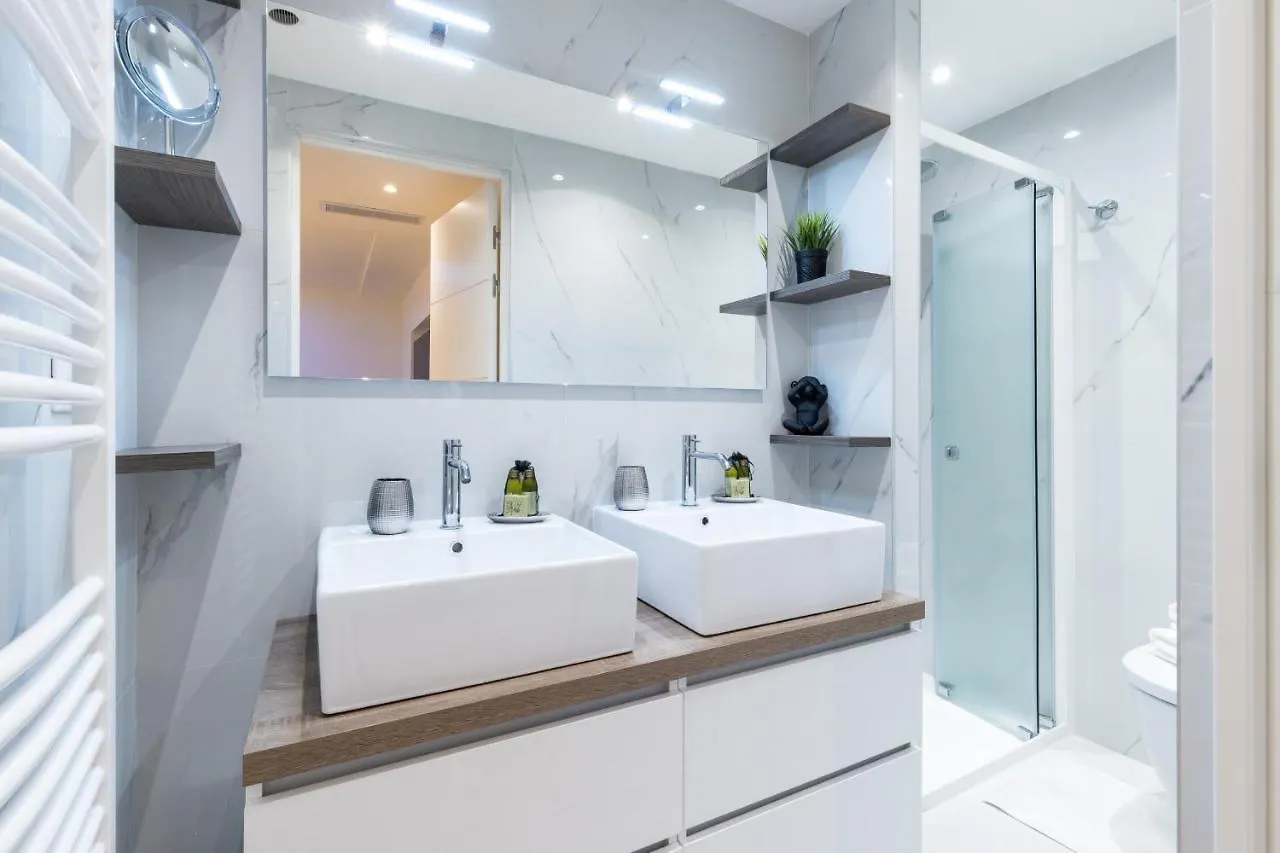 Luxury 3 Bdr Garden & Parking - Angels' Garden Apartment Nice